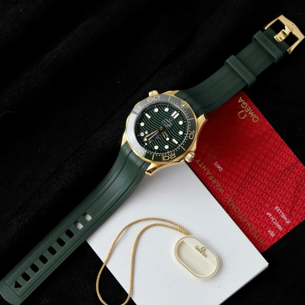 Đồng Hồ Omega Seamaster Diver 300M Chế Tác Màu Xanh Lá Cây Dây Cao Su VSF 42mm (2)