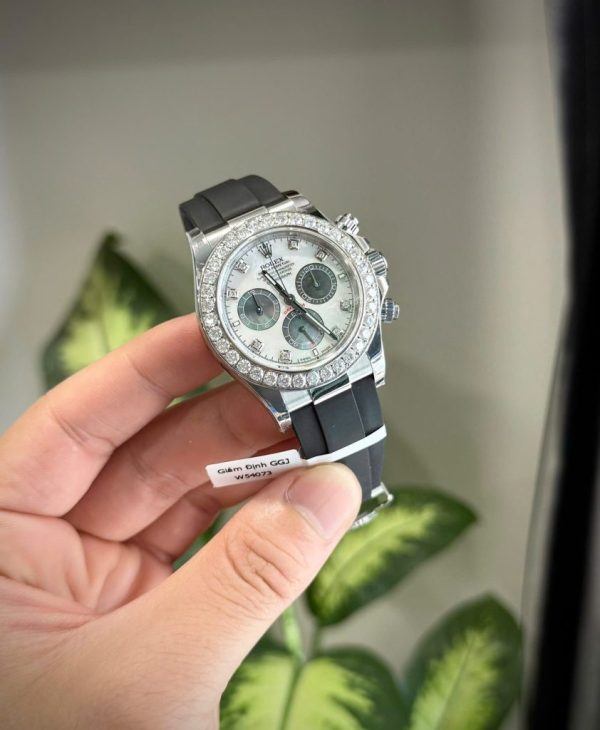 Đồng Hồ Rolex Daytona Mặt MOP Cọc Số + Vành Đính Kim Cương Moissanite Chế Tác 40mm (1)