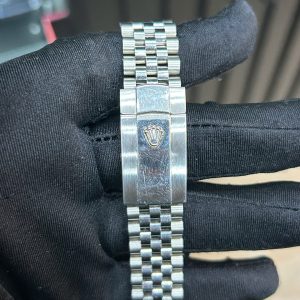 Đồng Hồ Rolex Nữ Cũ DateJust Mặt Bạc Viền Đính Đá Replica Cao Cấp 31mm (3)