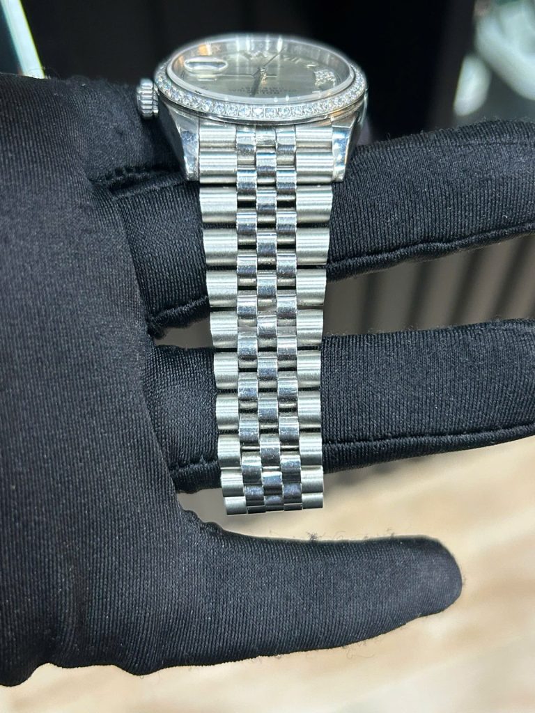 Đồng Hồ Rolex Nữ Cũ DateJust Mặt Bạc Viền Đính Đá Replica Cao Cấp 31mm (3)