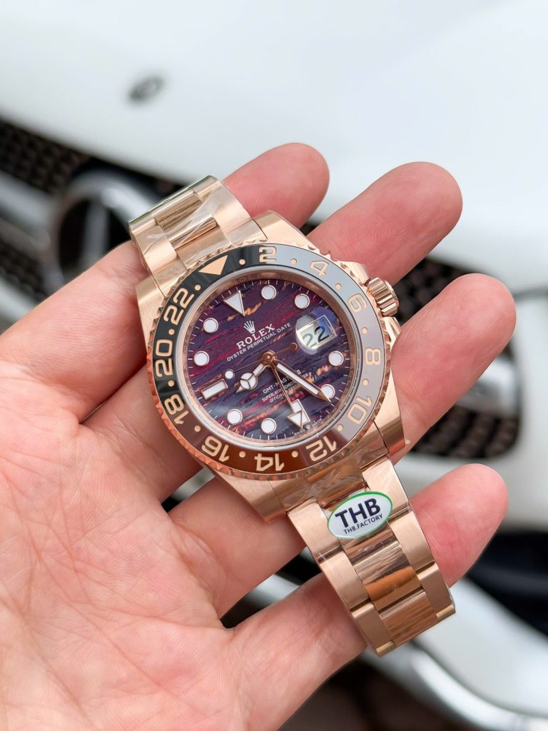 Đồng Hồ Rolex Replica 11 GMT-Master II 126715CHNR Mạ Vàng Hồng Mặt Đá Mắt Hổ 40mm (2)