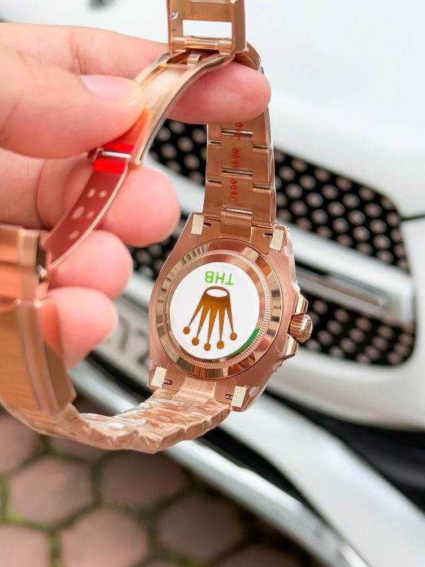 Đồng Hồ Rolex Replica 11 GMT-Master II 126715CHNR Mạ Vàng Hồng Mặt Đá Mắt Hổ 40mm (2)