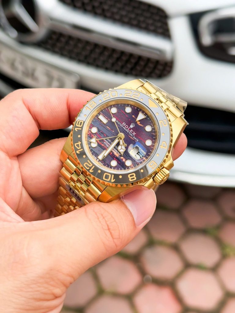 Đồng Hồ Rolex Replica 11 GMT-Master II 126718GRNR Mặt Đá Mắt Hổ Nhà Máy THB 40mm (2)