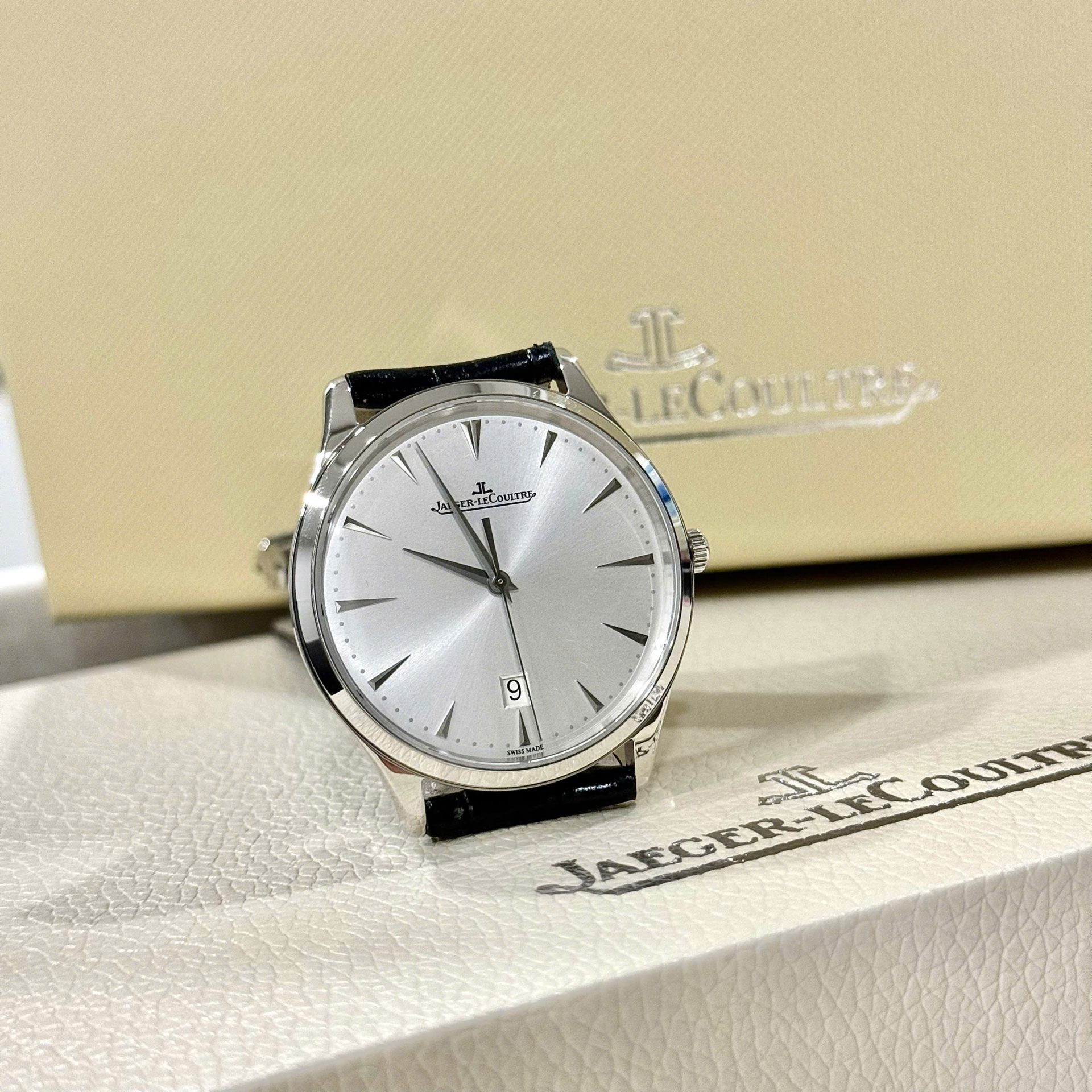 Đồng Hồ Jaeger LeCoultre Fake Cao Cấp Master Ultra thin 1288420 Mặt Bạc Máy Cơ Tự Động 40mm (2)