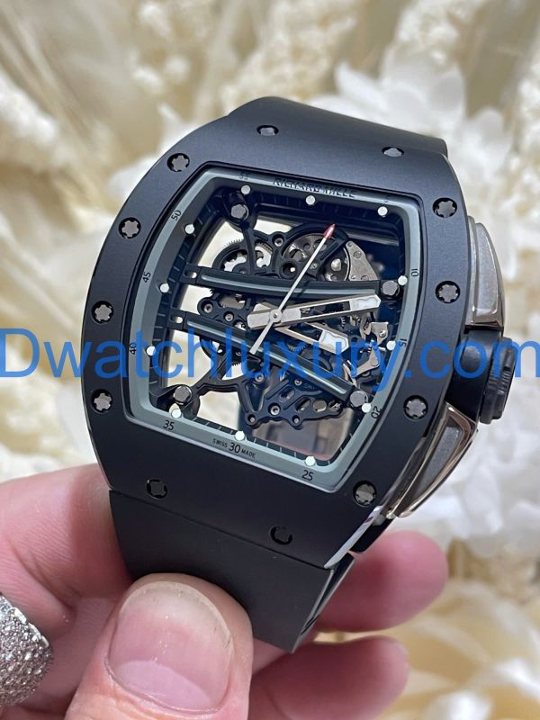 Đồng Hồ Richard Mille Tuỳ Chỉnh Độc Quyền RM61-01 Yohan Blake Gốm Đen Chuyển Động Vaucher 42,7x50,2mm (1)
