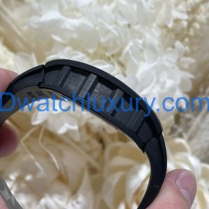 Đồng Hồ Richard Mille Tuỳ Chỉnh Độc Quyền RM61-01 Yohan Blake Gốm Đen Chuyển Động Vaucher 42,7x50,2mm (1)