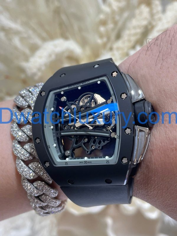 Đồng Hồ Richard Mille Tuỳ Chỉnh Độc Quyền RM61-01 Yohan Blake Gốm Đen Chuyển Động Vaucher 42,7x50,2mm (1)