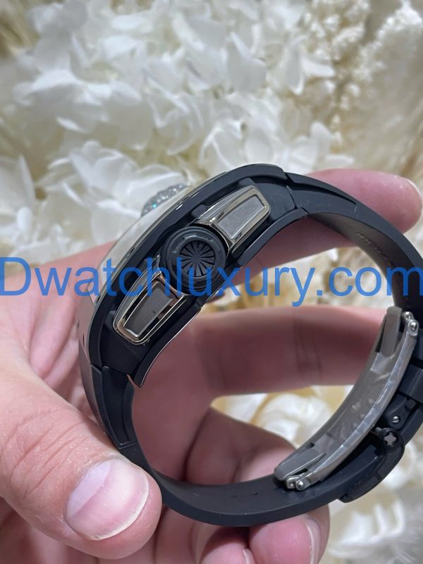 Đồng Hồ Richard Mille Tuỳ Chỉnh Độc Quyền RM61-01 Yohan Blake Gốm Đen Chuyển Động Vaucher 42,7x50,2mm (1)