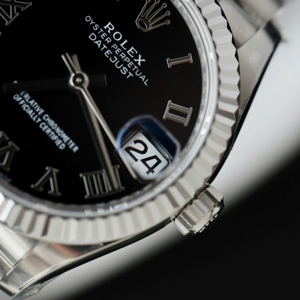 Đồng Hồ Rolex DateJust Replica Cao Cấp Mặt Đen Cọc Số La Mã Xưởng THB 31mm (2)