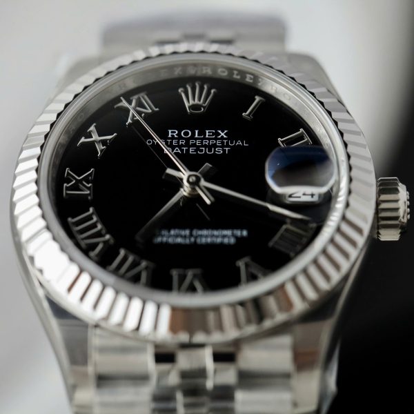 Đồng Hồ Rolex DateJust Replica Cao Cấp Mặt Đen Cọc Số La Mã Xưởng THB 31mm (2)