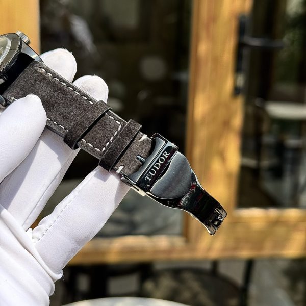 Đồng hồ Nam Tudor Chế Tác Black Bay Ceramic M79210CNU Mặt Xanh Blue 41mm (2)