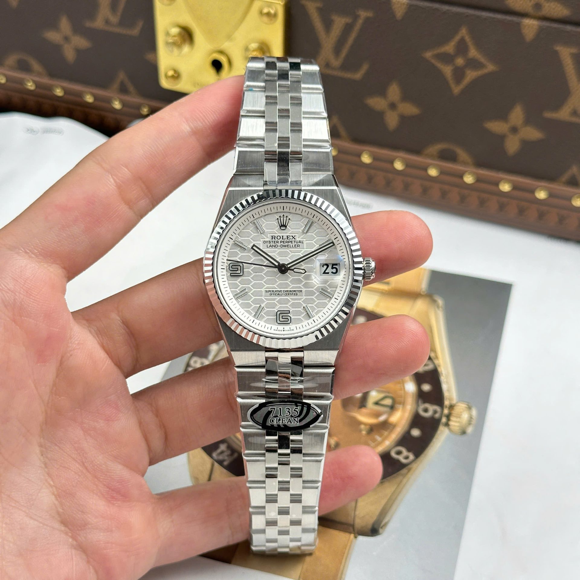 Đồng Hồ Rolex Replica Cao Cấp Land-Dweller 127234 Mặt Trắng Họa Tiết Tổ Ong 36mm (1)