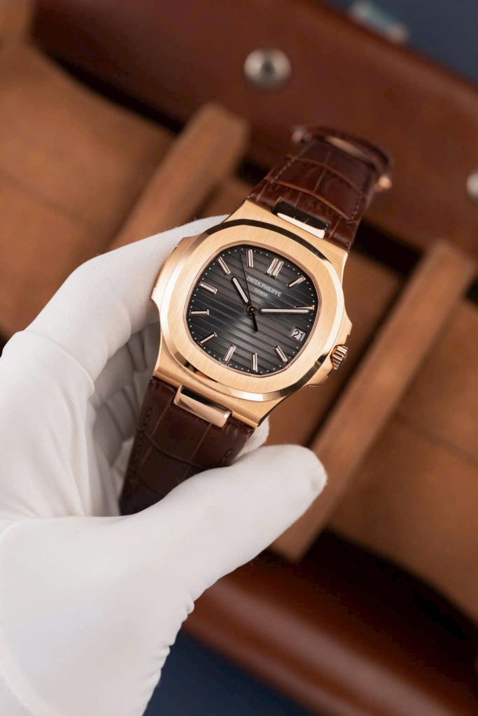Đồng Hồ Patek Philippe Nautilus 5711 Mặt Xám Dây Da Tinh Chỉnh Xưởng BBF 40mm (2)
