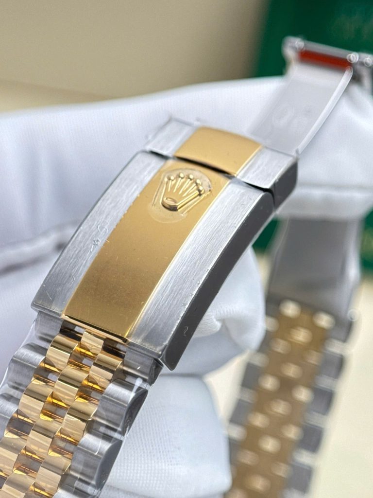 Đồng Hồ Rolex DateJust Replica Cao Cấp Họa Tiết Vi Tính Mặt Vàng Nhà Máy AR 36mm (2)