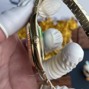 Đồng Hồ Rolex Day-Date Chế Tác Mặt Khảm Xà Cừ Trắng Trọng Lượng 210 Gram Xưởng RC 40mm (2)