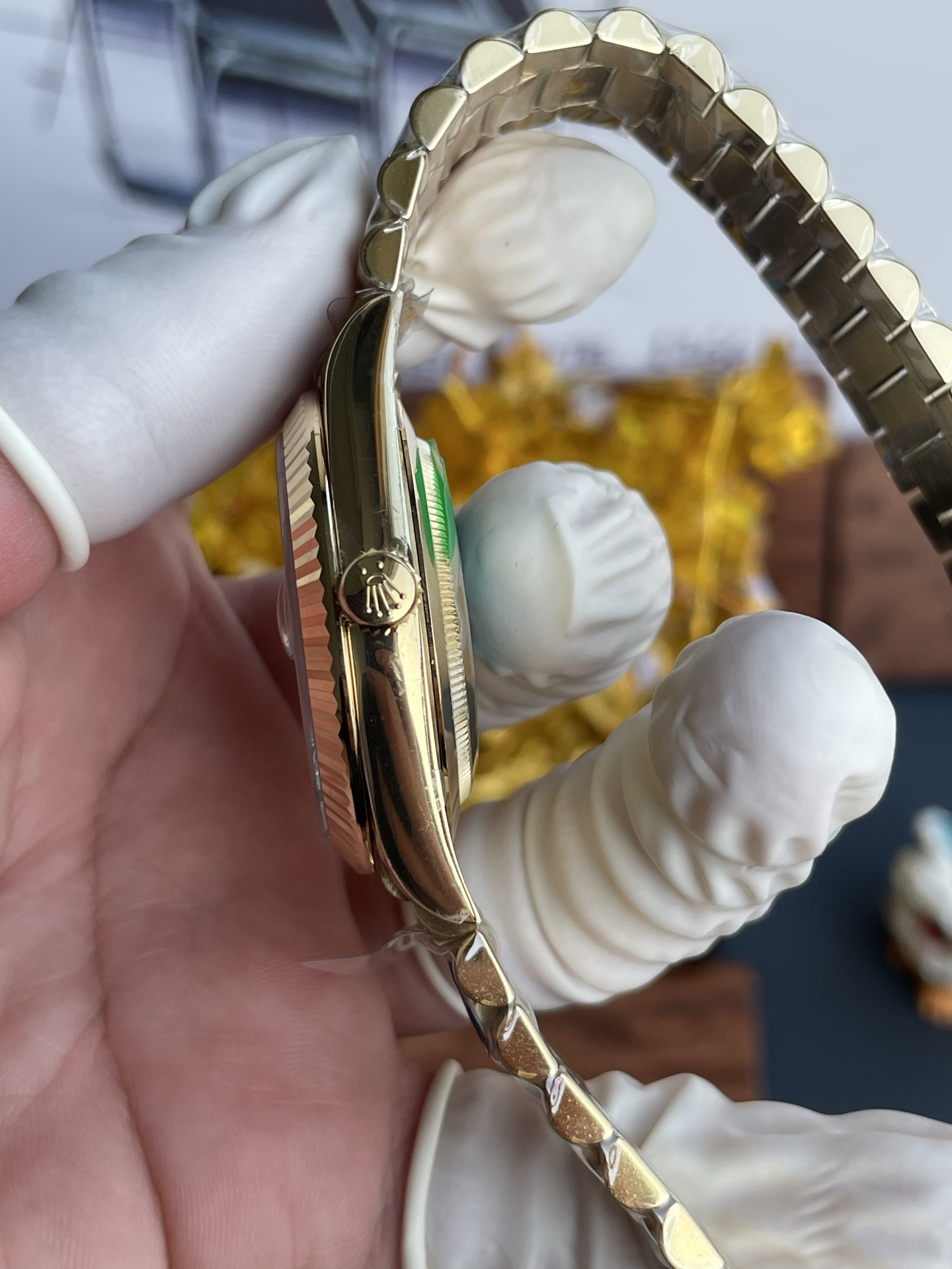 Đồng Hồ Rolex Day-Date Chế Tác Mặt Khảm Xà Cừ Trắng Trọng Lượng 210 Gram Xưởng RC 40mm (10) Đồng Hồ Rolex Day-Date Chế Tác Mặt Khảm Xà Cừ Trắng Trọng Lượng 210 Gram Xưởng RC 40mm (2)