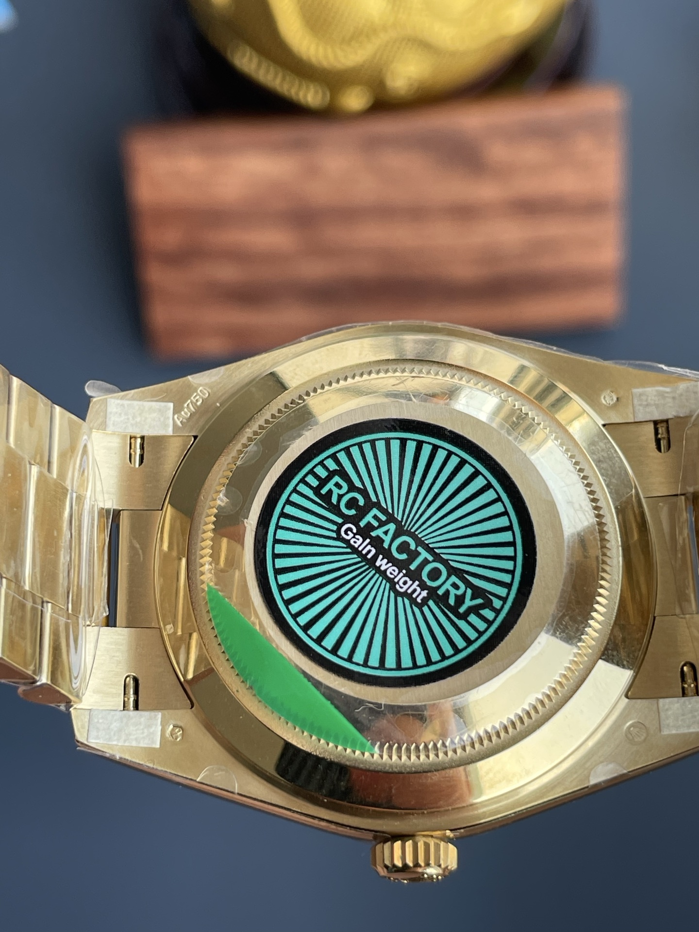 Đồng Hồ Rolex Day-Date Chế Tác Mặt Khảm Xà Cừ Trắng Trọng Lượng 210 Gram Xưởng RC 40mm (7) Đồng Hồ Rolex Day-Date Chế Tác Mặt Khảm Xà Cừ Trắng Trọng Lượng 210 Gram Xưởng RC 40mm (2)