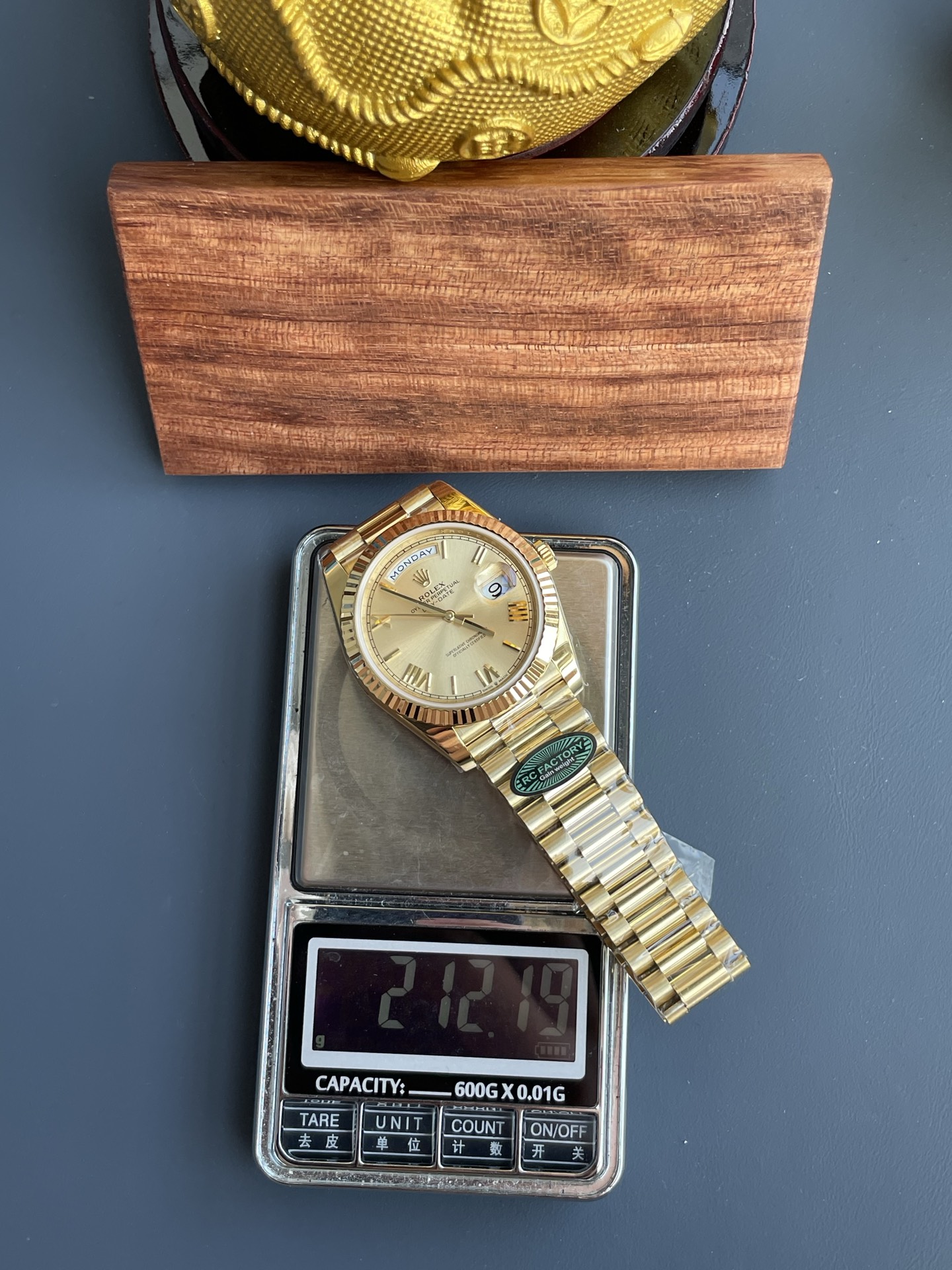 Đồng Hồ Rolex Day-Date Chế Tác Mặt Vàng Champgne Trọng Lượng 210 Gram Xưởng RC 40mm (3) Đồng Hồ Rolex Day-Date Chế Tác Mặt Vàng Champgne Trọng Lượng 210 Gram Xưởng RC 40mm (2)