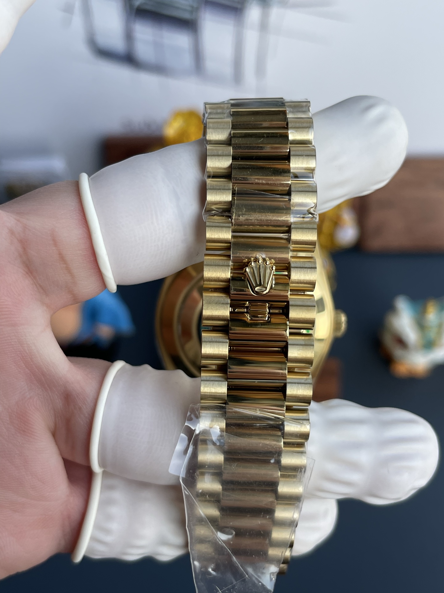 Đồng Hồ Rolex Day-Date Chế Tác Mặt Vàng Champgne Trọng Lượng 210 Gram Xưởng RC 40mm (4) Đồng Hồ Rolex Day-Date Chế Tác Mặt Vàng Champgne Trọng Lượng 210 Gram Xưởng RC 40mm (2)