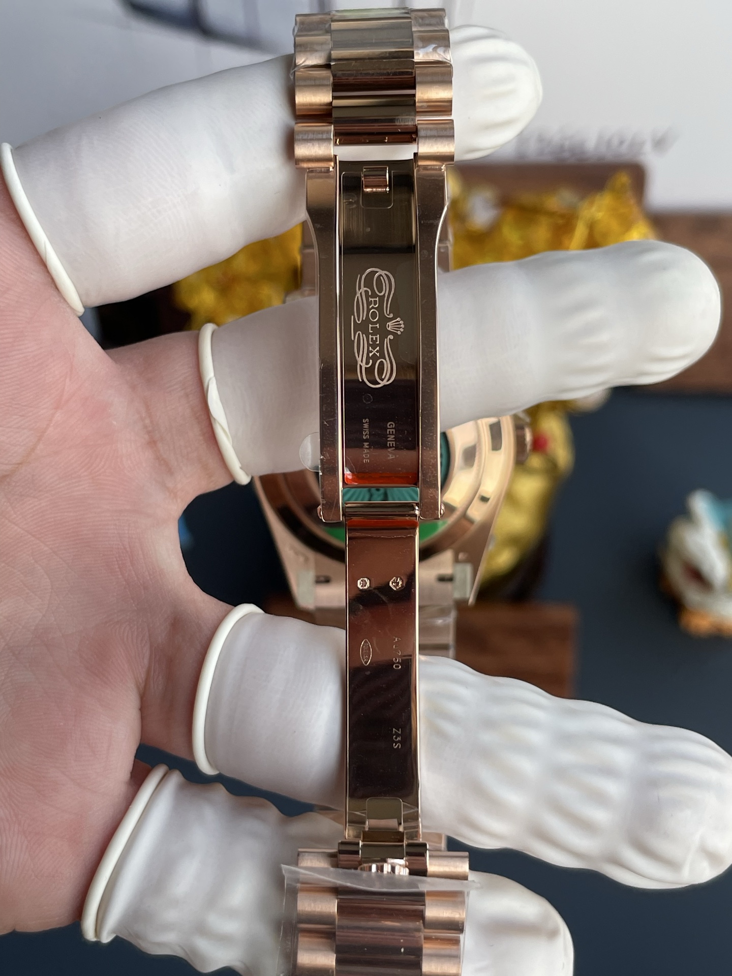 Đồng Hồ Rolex Day-Date Nam Chế Tác Mặt Xanh Ô Liu Màu Vàng Hồng Nhà Máy RC 40mm (6) Đồng Hồ Rolex Day-Date Nam Chế Tác Mặt Xanh Ô Liu Màu Vàng Hồng Nhà Máy RC 40mm (2)