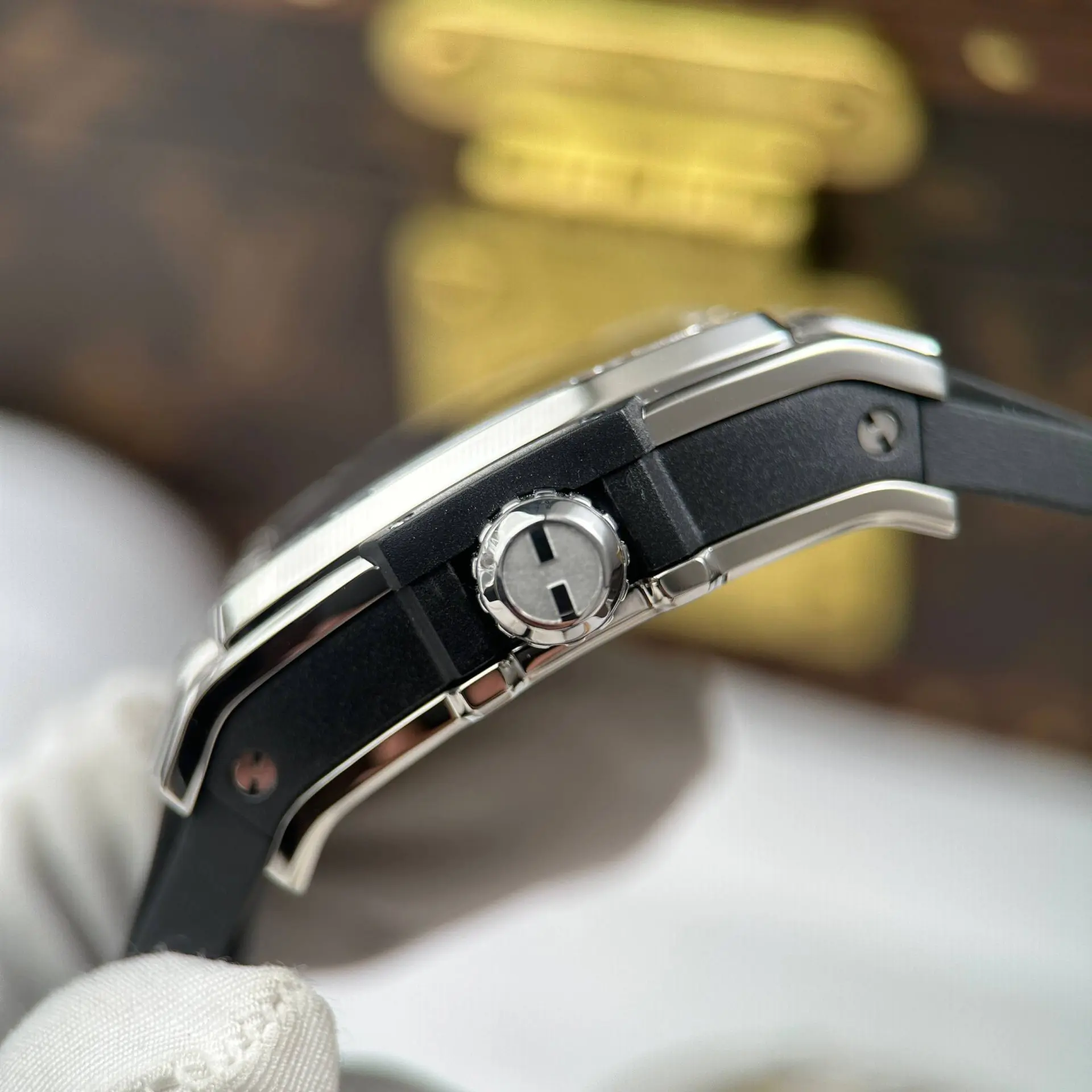 ĐỒNG HỒ HUBLOT SPIRIT OF BIG BANG CHẾ TÁC MẶT SỐ MÀU ĐEN VỎ ĐÍNH FULL ĐÁ AUTOMATIC 39MM (5)