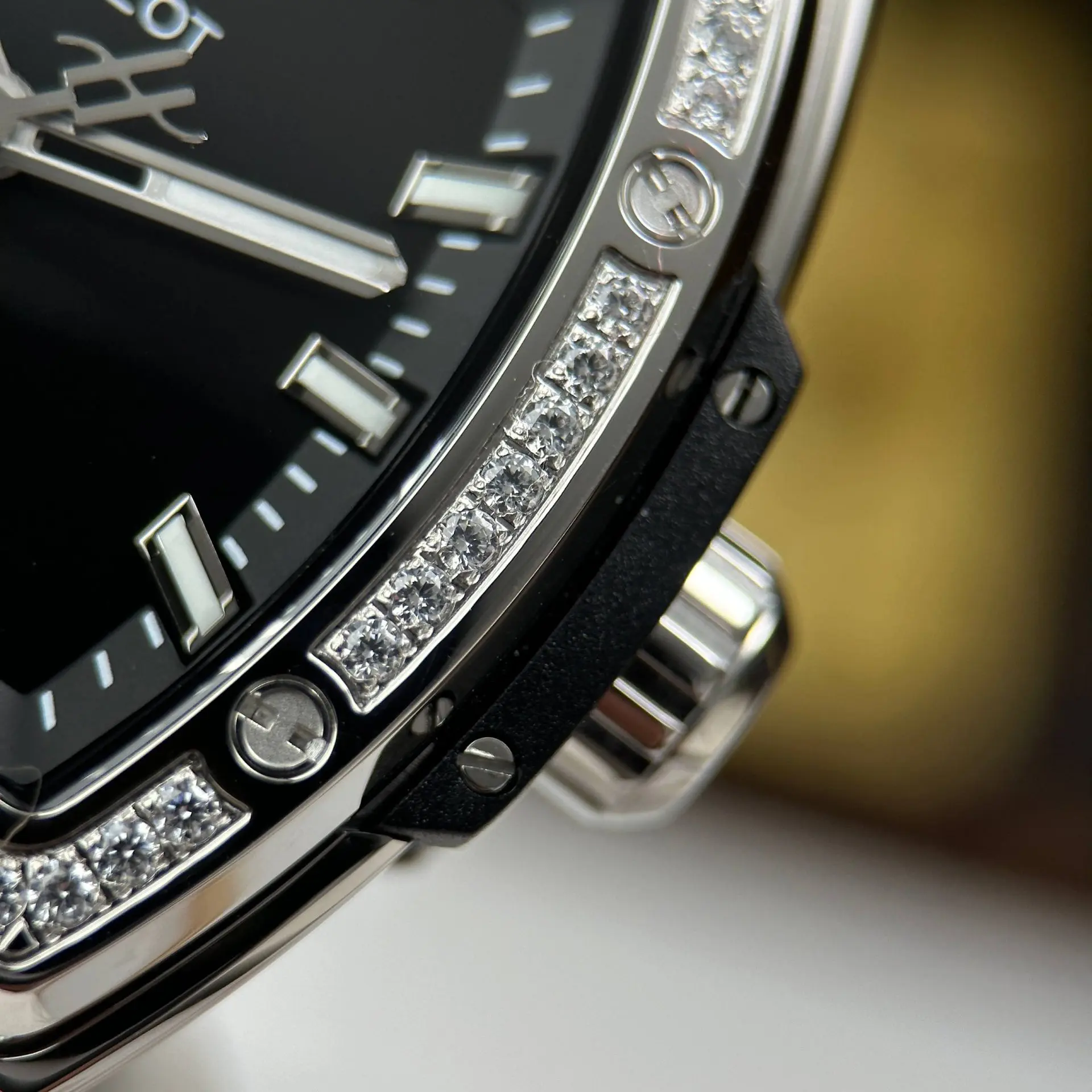 ĐỒNG HỒ HUBLOT SPIRIT OF BIG BANG CHẾ TÁC MẶT SỐ MÀU ĐEN VỎ ĐÍNH FULL ĐÁ AUTOMATIC 39MM (8)