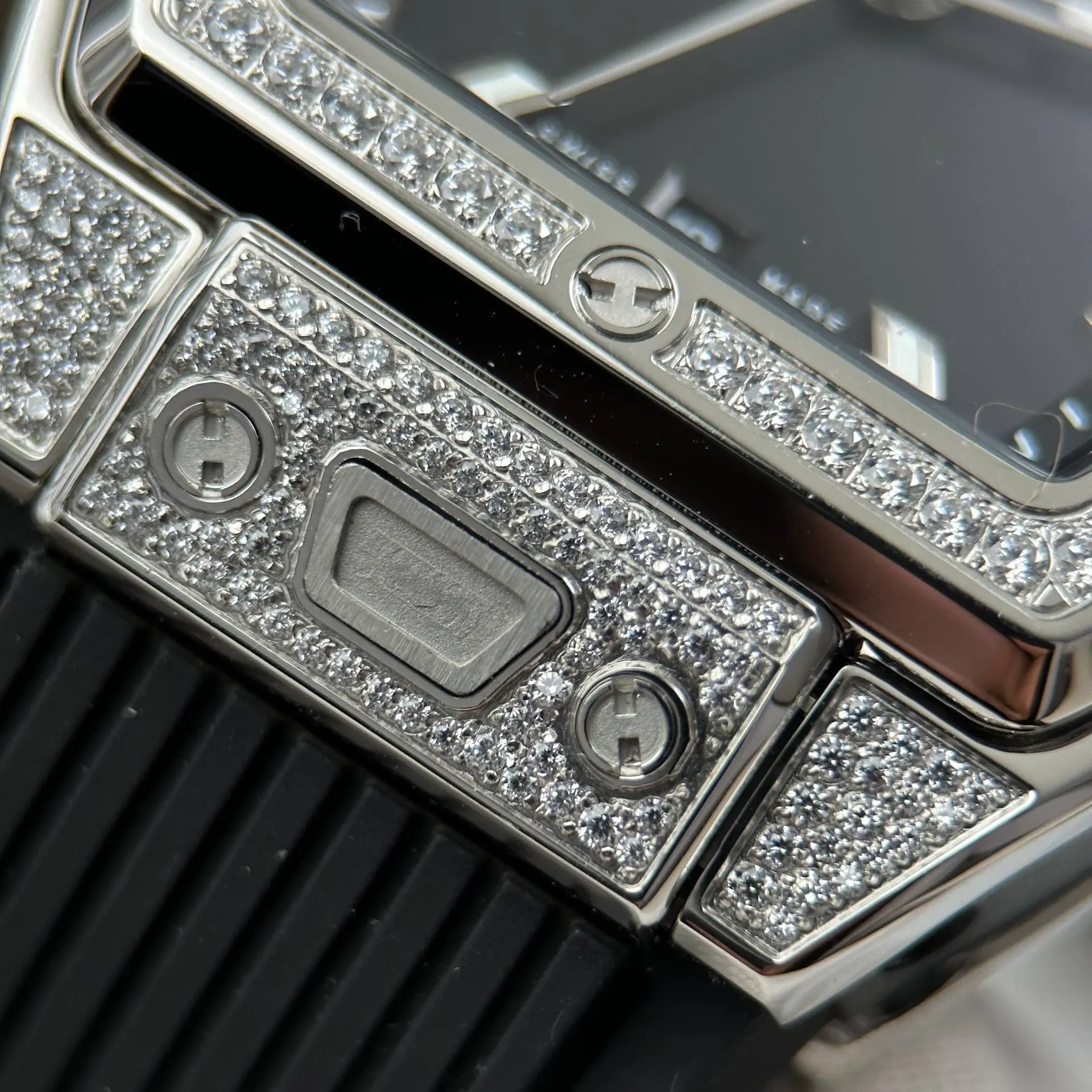 ĐỒNG HỒ HUBLOT SPIRIT OF BIG BANG CHẾ TÁC MẶT SỐ MÀU ĐEN VỎ ĐÍNH FULL ĐÁ AUTOMATIC 39MM (9)