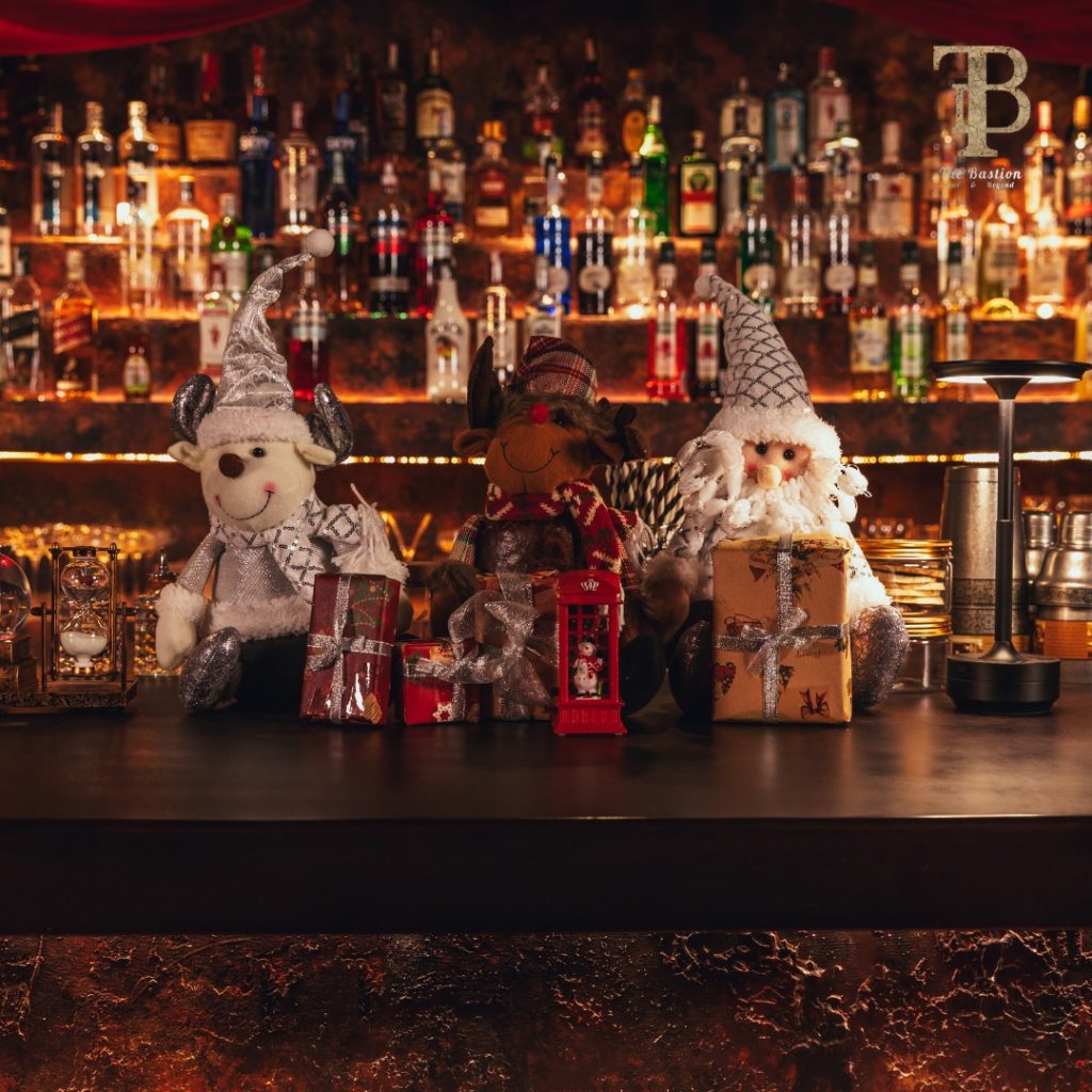 Đeo đồng hồ gì khi đi cocktail bar Hướng dẫn chọn đúng phong cách cho quý ông